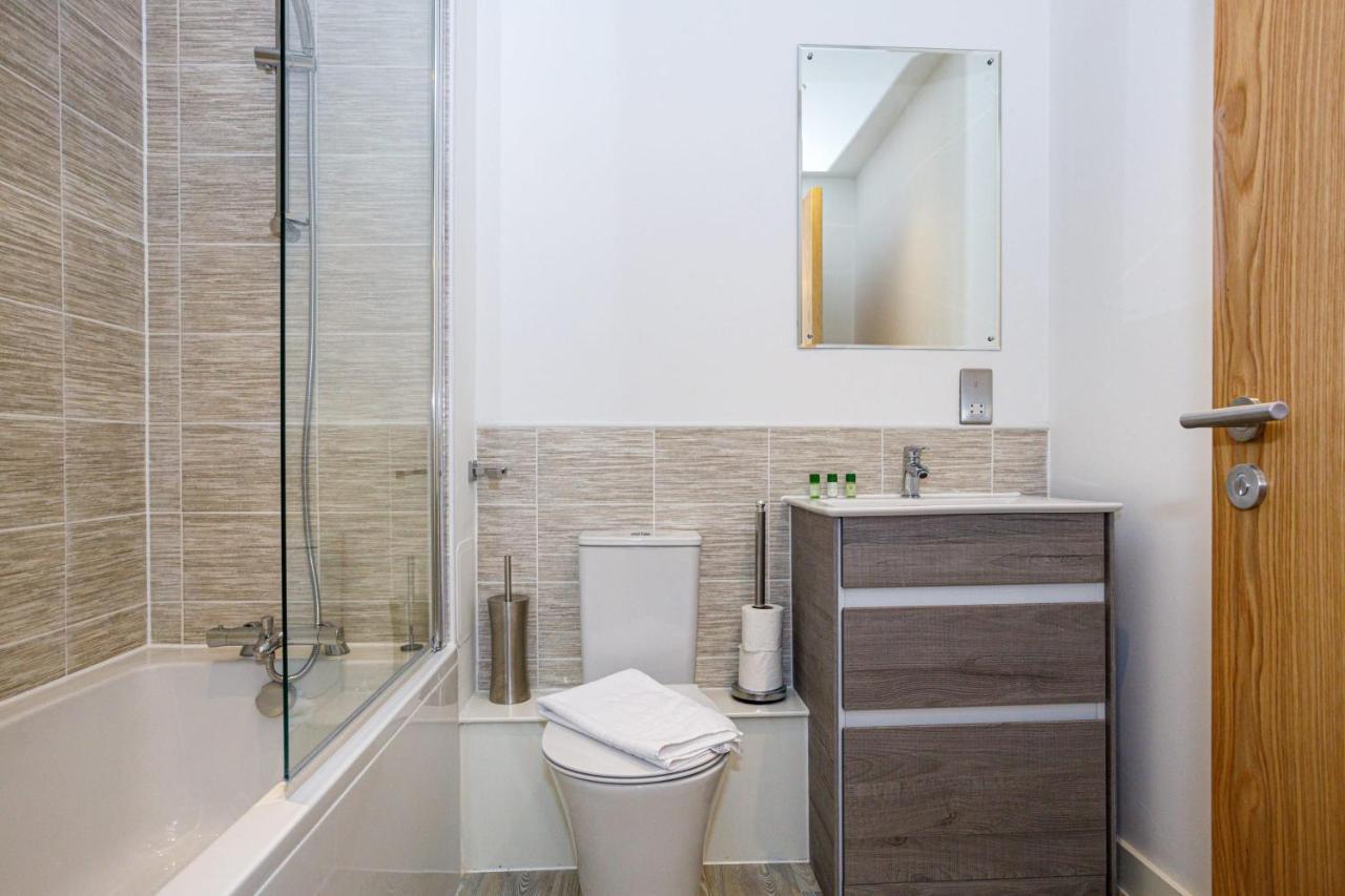 Contemporary 2 Bedroom Duplex In Salford Manchester Dış mekan fotoğraf